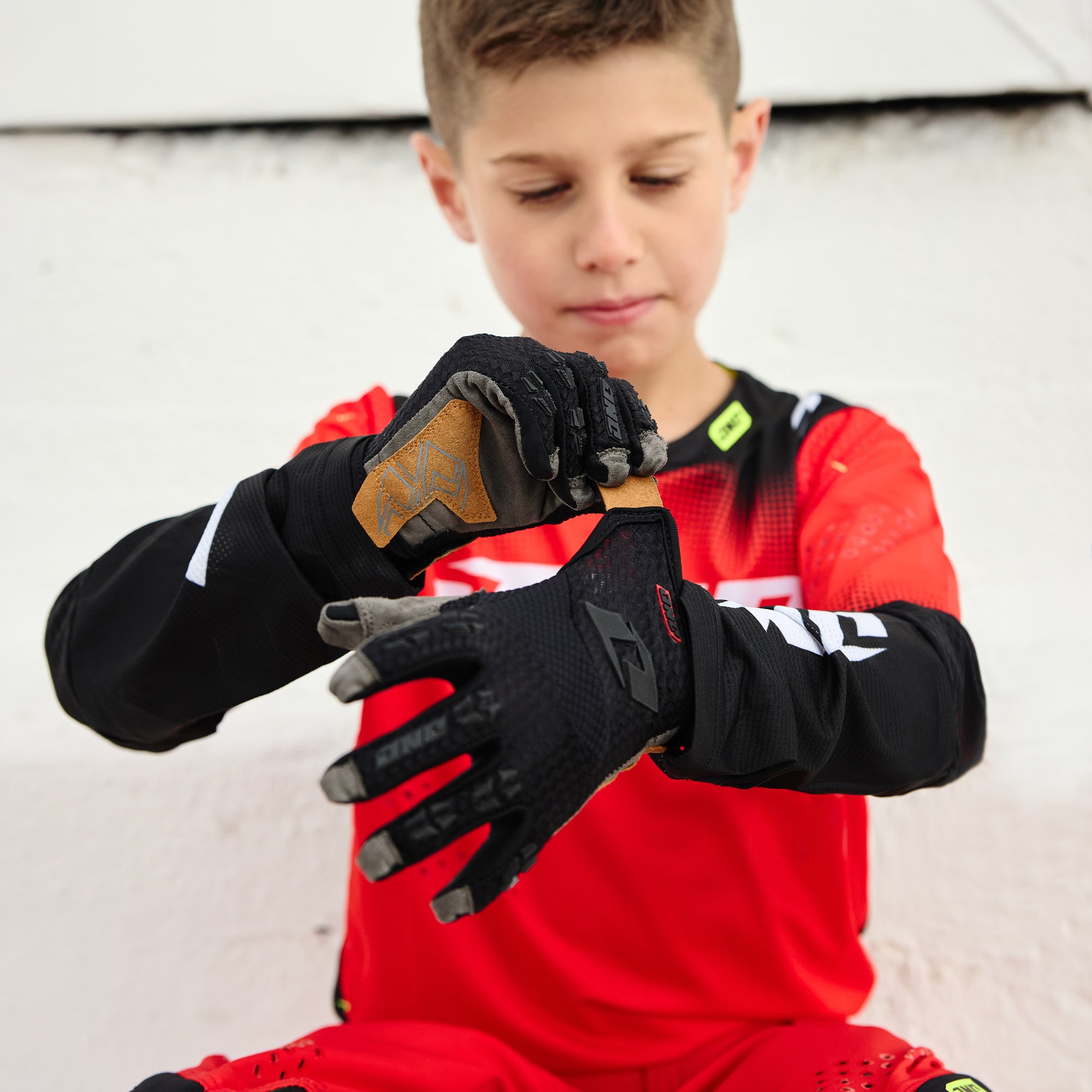 X -197 Youth Glove - Core Black