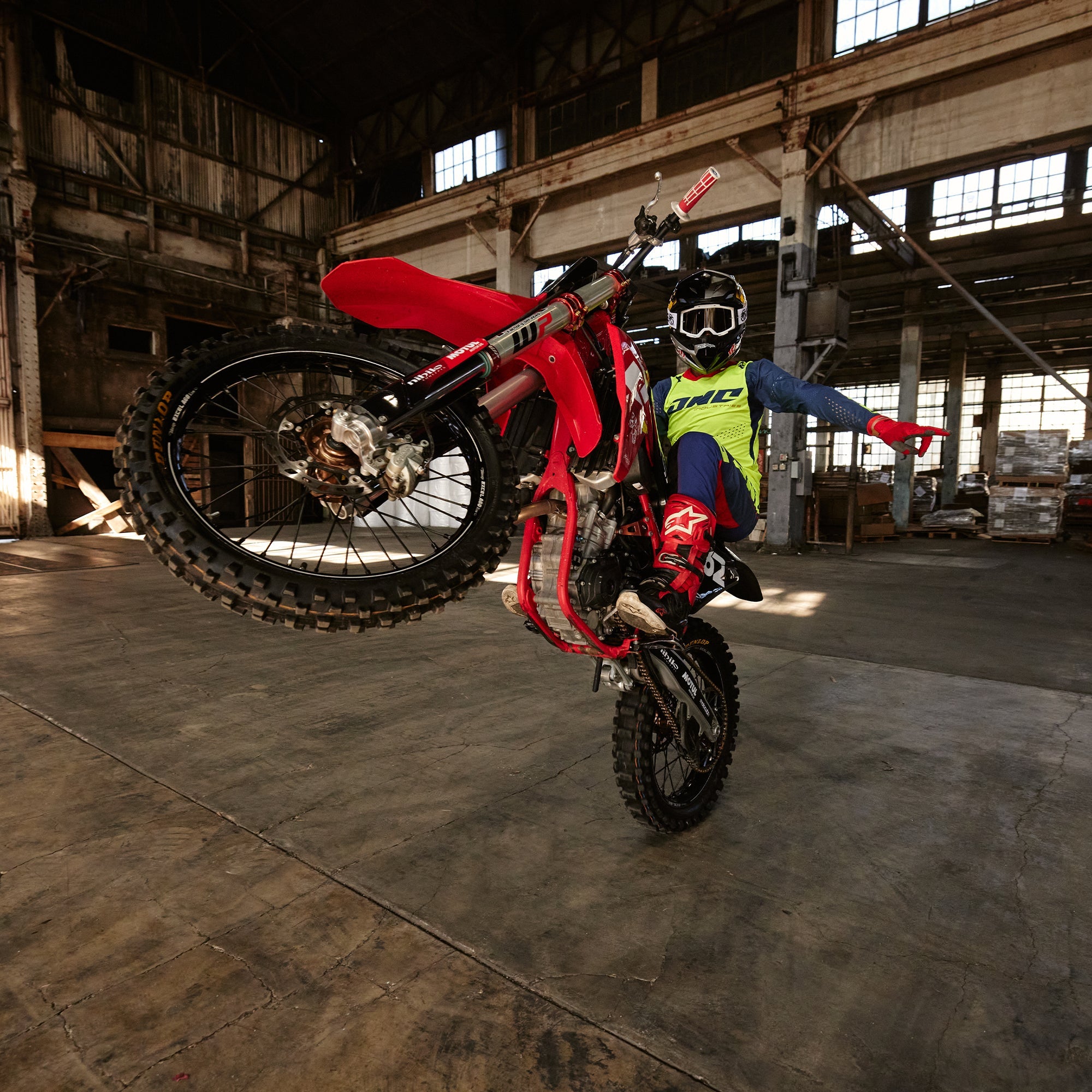 X -197 Glove - stop red